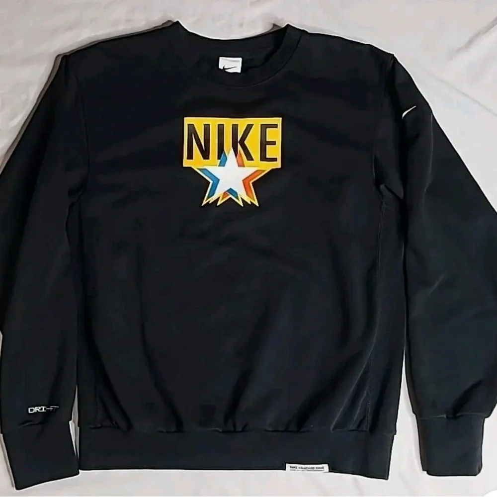 Nike Men's Black Crewneck Sweater with Star Design